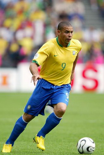 土球员的发 土球员的发