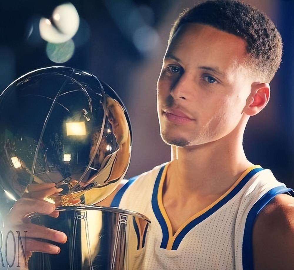 的锋线球员 的锋线球员