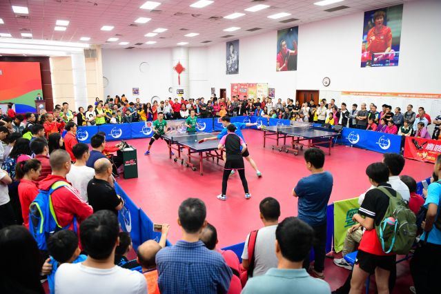 试图通过出 试图通过出